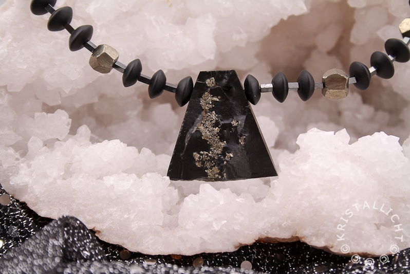 collier Kristallicht sieraden half edelstenen pyriet onyx leisteen hanger